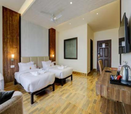 Banari Regency By Summit Hotel Namchi Екстериор снимка