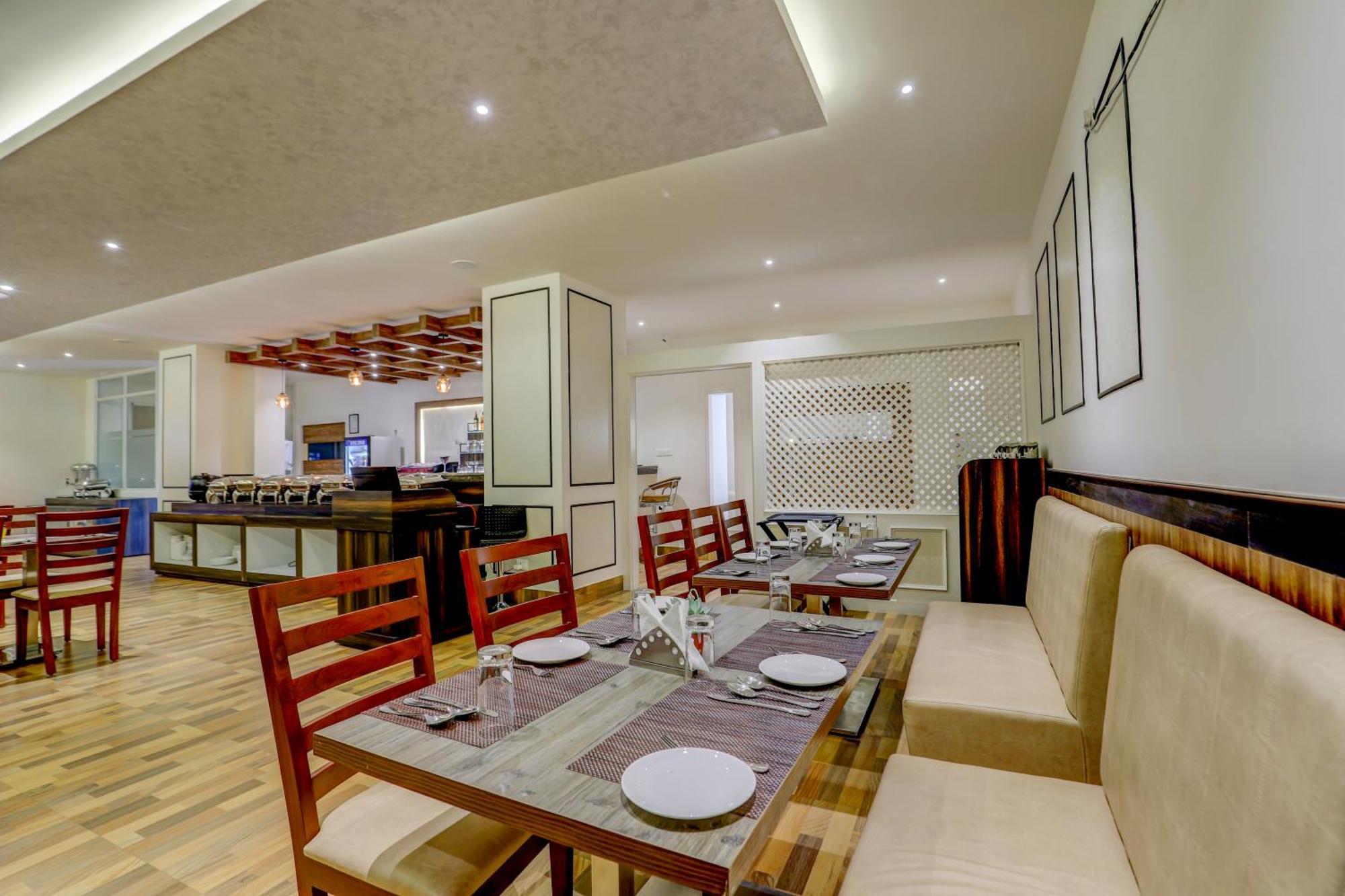 Banari Regency By Summit Hotel Namchi Екстериор снимка