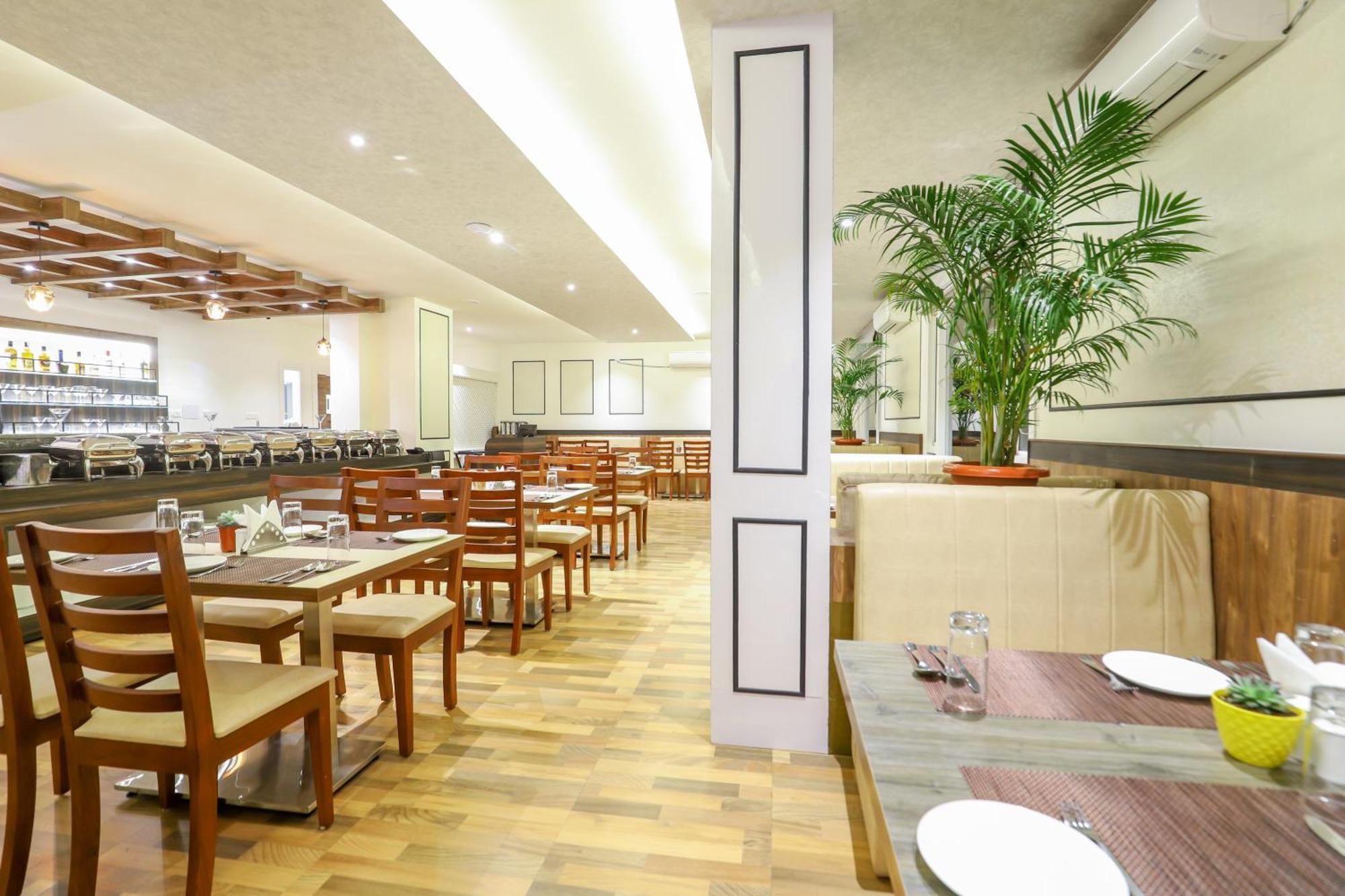 Banari Regency By Summit Hotel Namchi Екстериор снимка