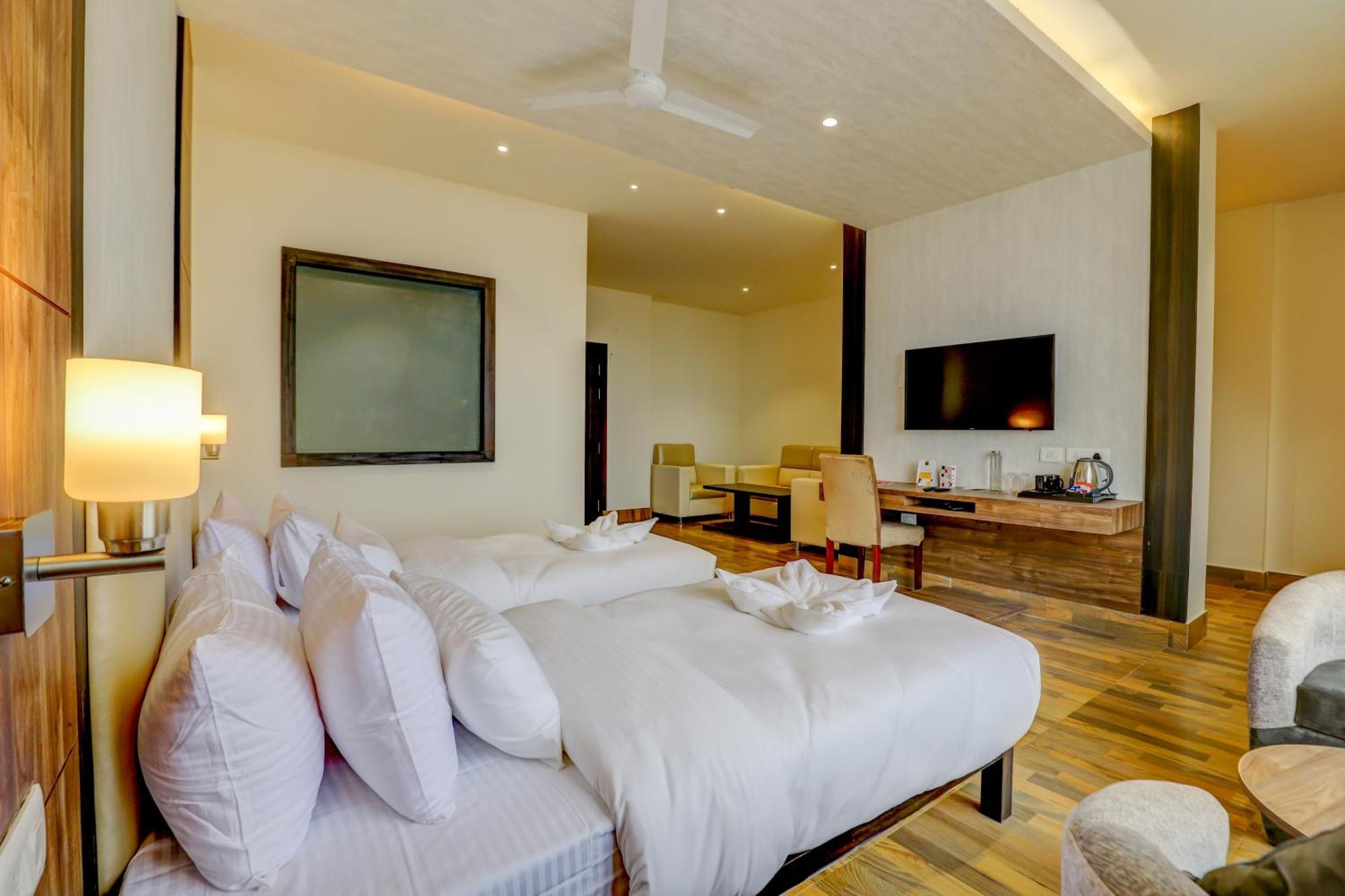 Banari Regency By Summit Hotel Namchi Екстериор снимка