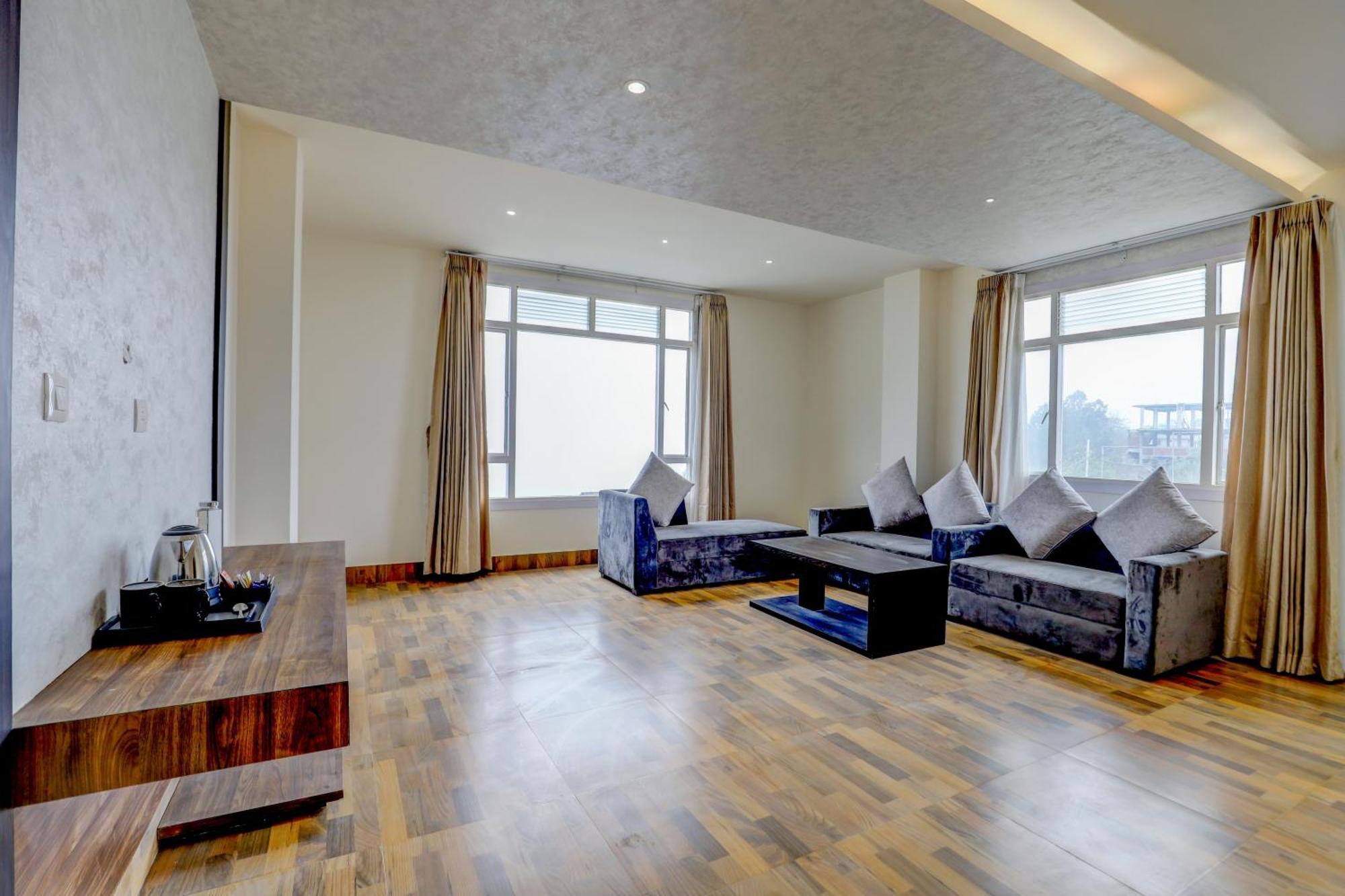Banari Regency By Summit Hotel Namchi Екстериор снимка